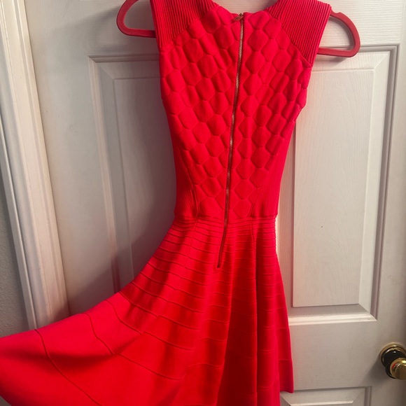 Ted Baker dress size 0, EUC - Picture 3 of 4